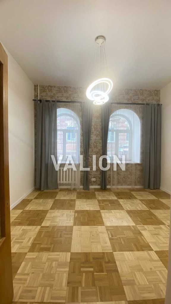 Продажа 3-комнатной квартиры 78 м², Михайловский пер., 17