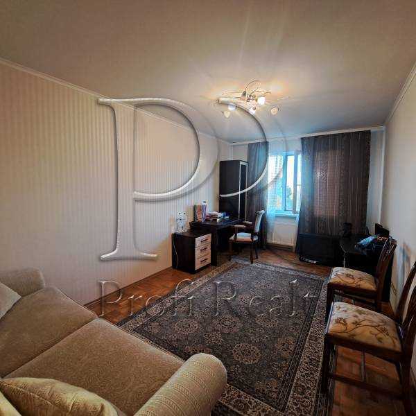 Продаж 3-кімнатної квартири 71 м², Героїв Дніпра вул., 38Г