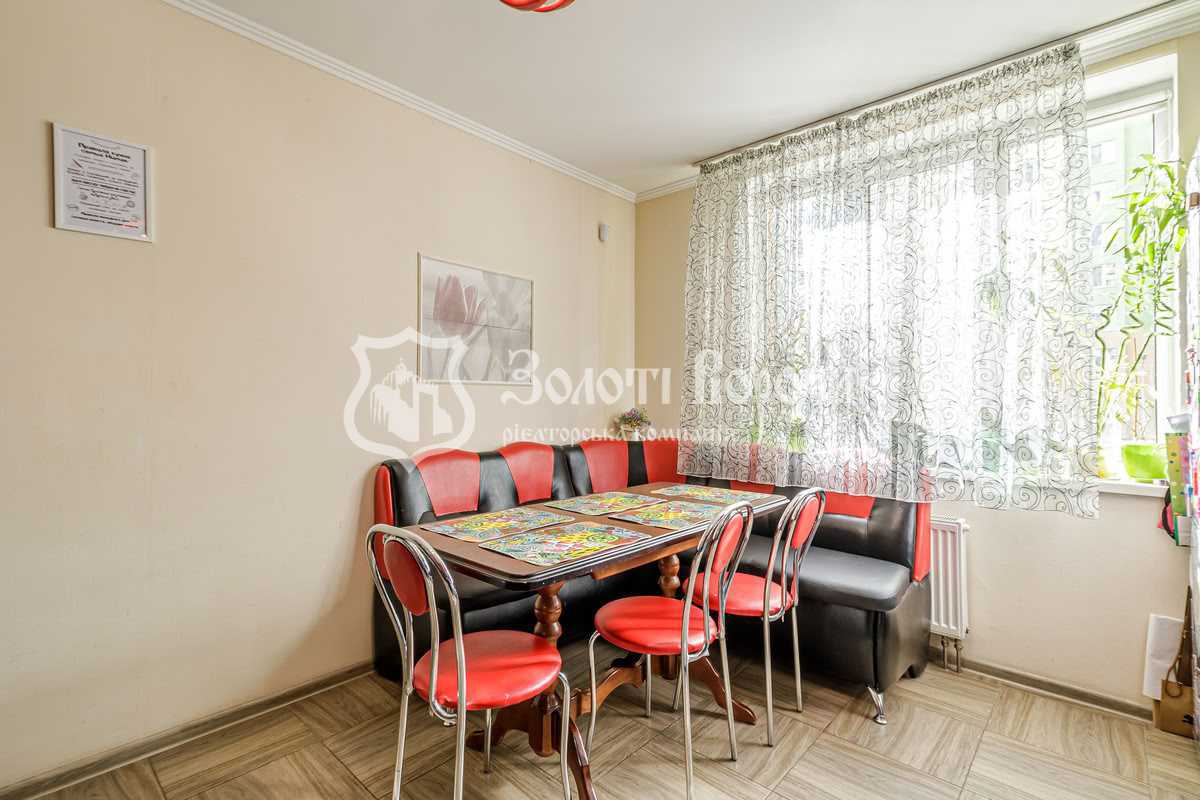 Продаж 2-кімнатної квартири 76 м², Пономарьова вул., 26к4