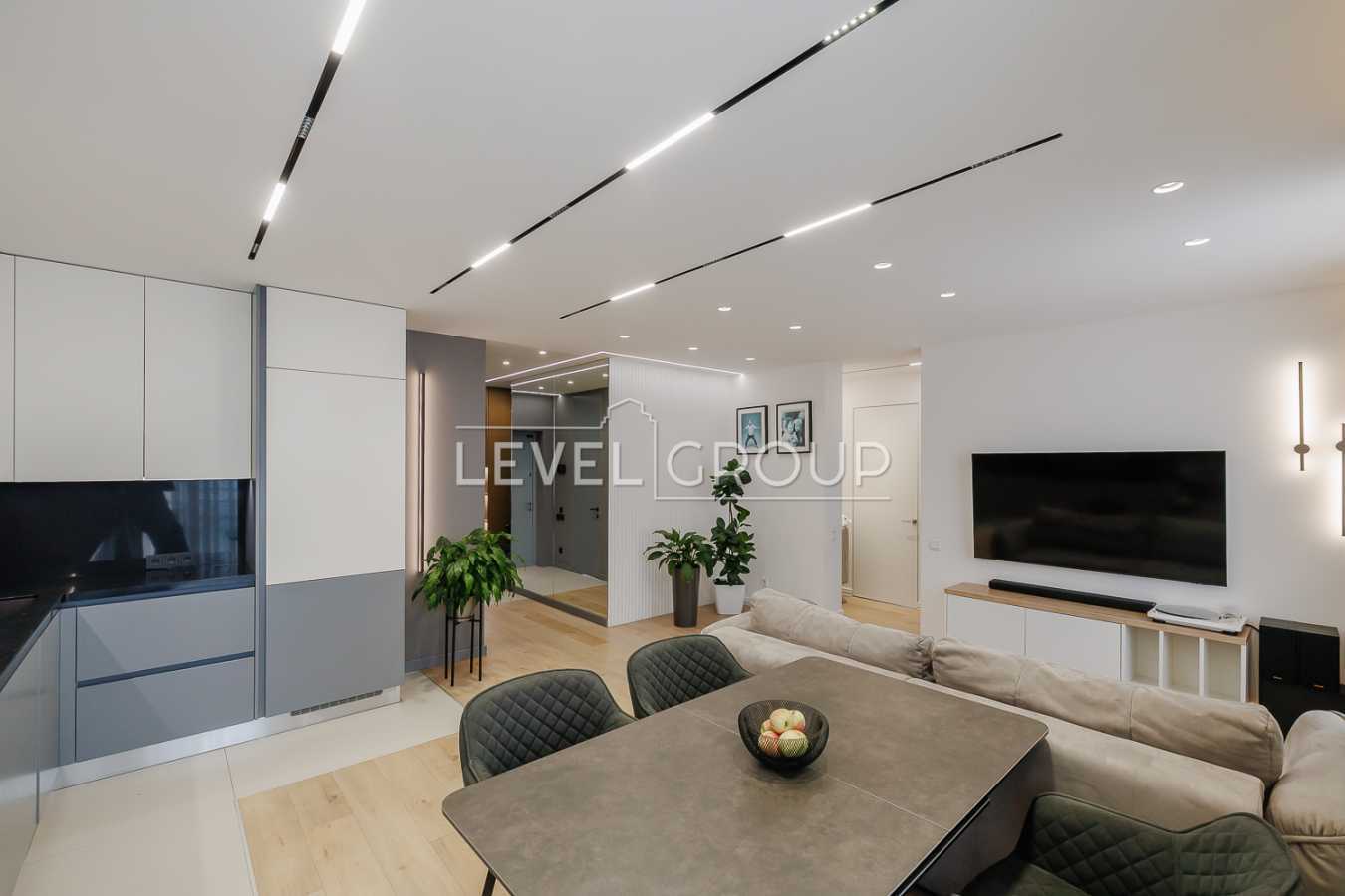 Продажа 3-комнатной квартиры 90 м², Днепровская наб., 18А