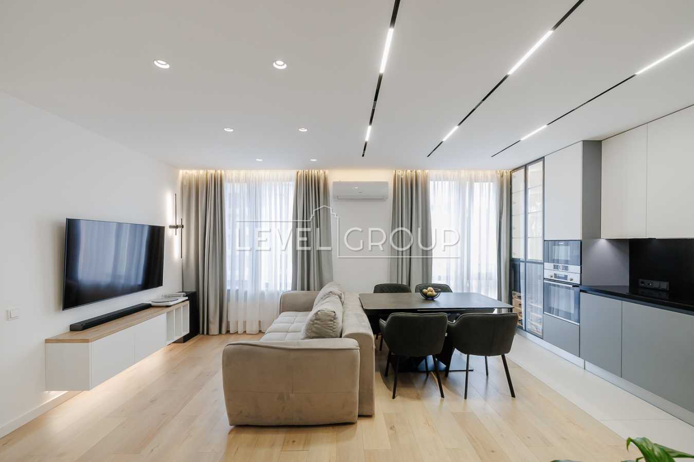 Продажа 3-комнатной квартиры 90 м², Днепровская наб., 18А