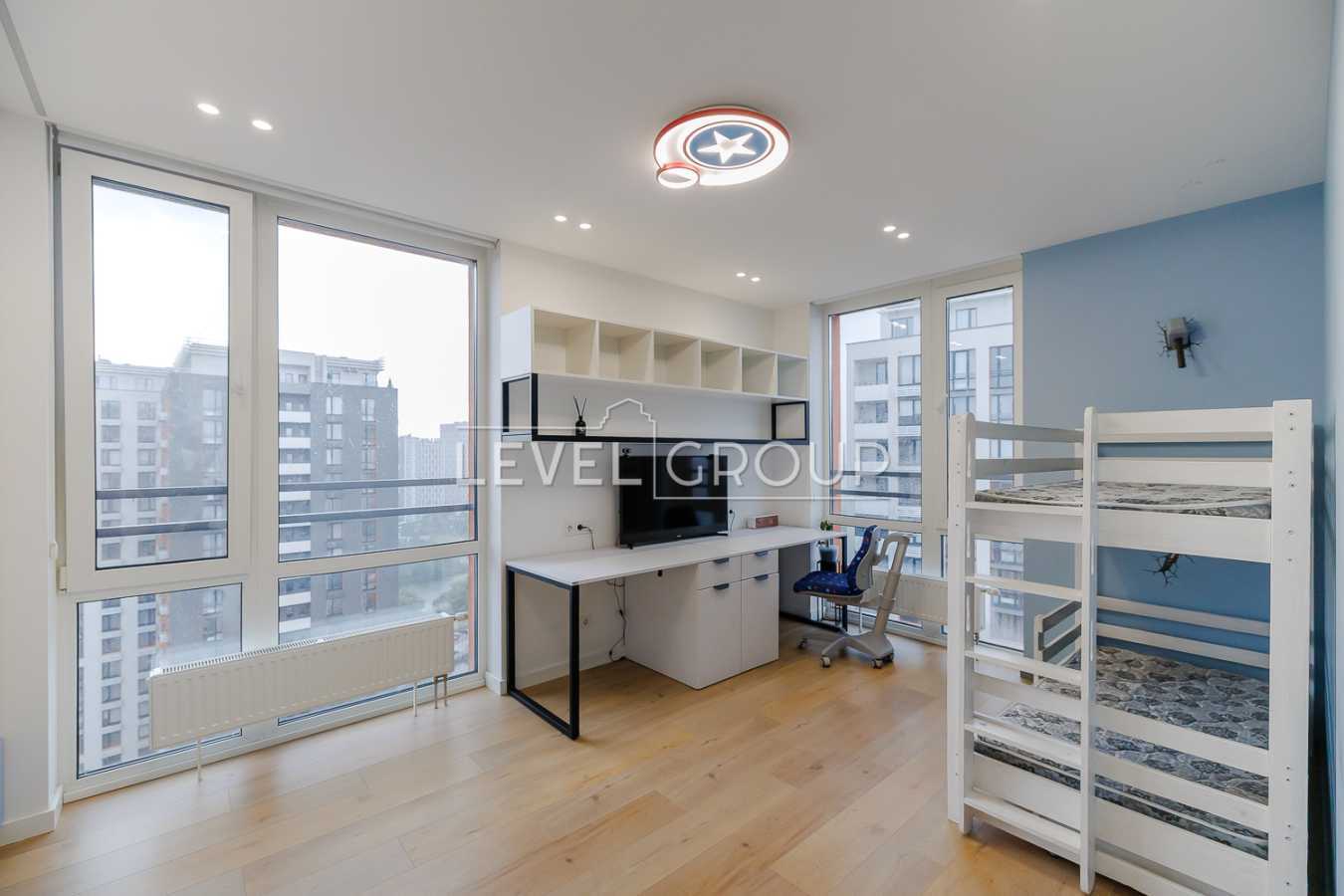 Продажа 3-комнатной квартиры 90 м², Днепровская наб., 18А