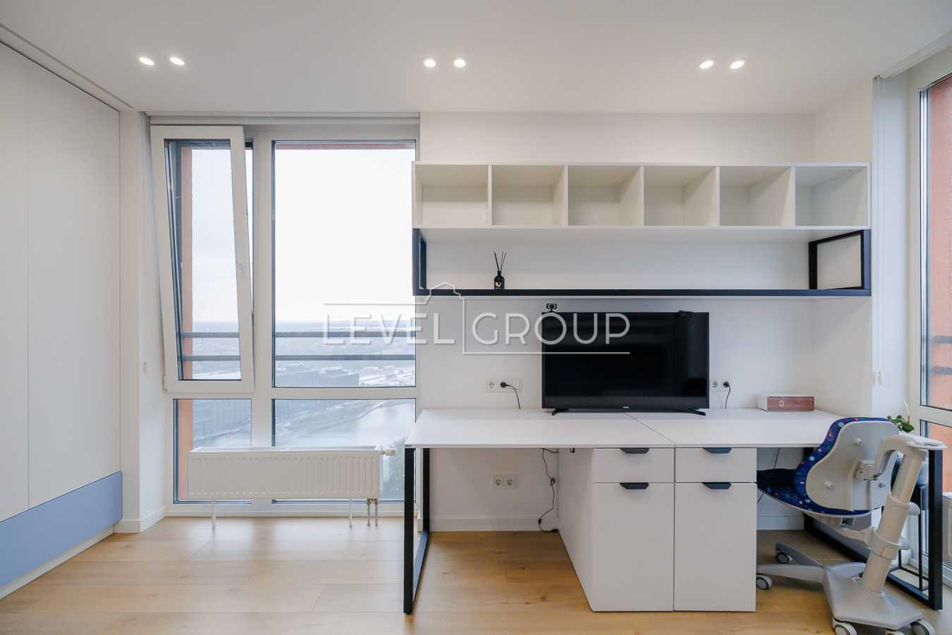 Продажа 3-комнатной квартиры 90 м², Днепровская наб., 18А