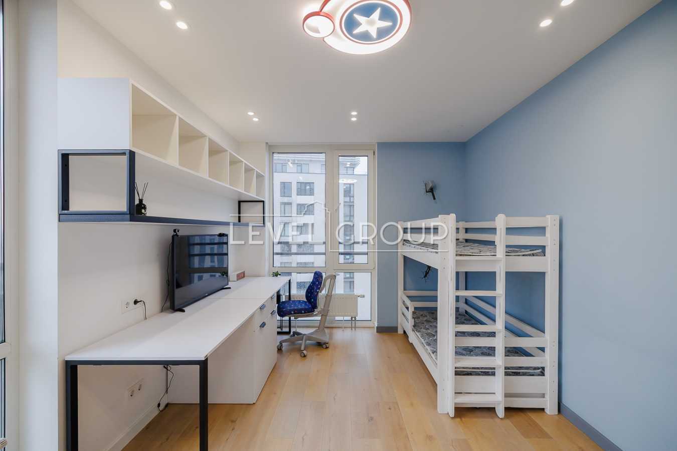 Продажа 3-комнатной квартиры 90 м², Днепровская наб., 18А