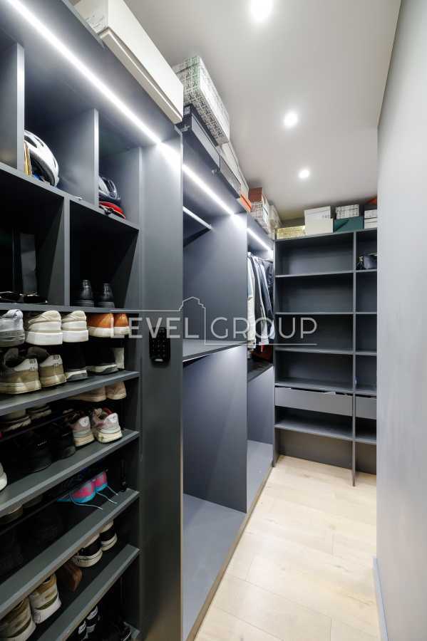 Продажа 3-комнатной квартиры 90 м², Днепровская наб., 18А