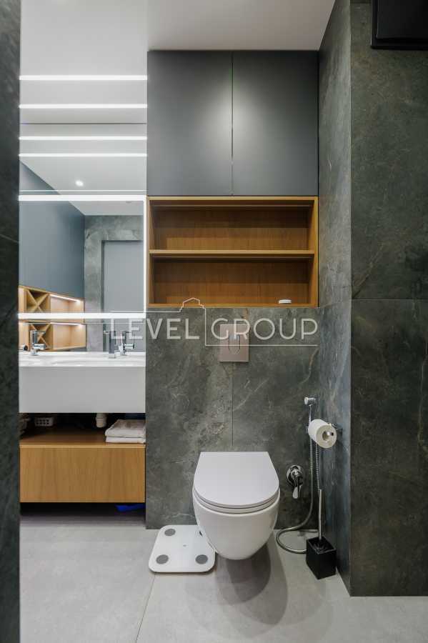 Продажа 3-комнатной квартиры 90 м², Днепровская наб., 18А