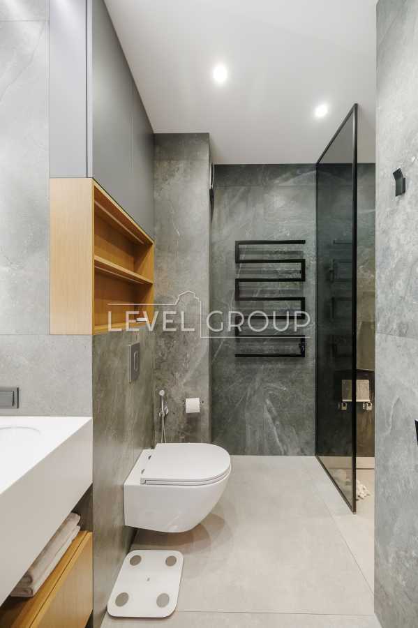 Продажа 3-комнатной квартиры 90 м², Днепровская наб., 18А