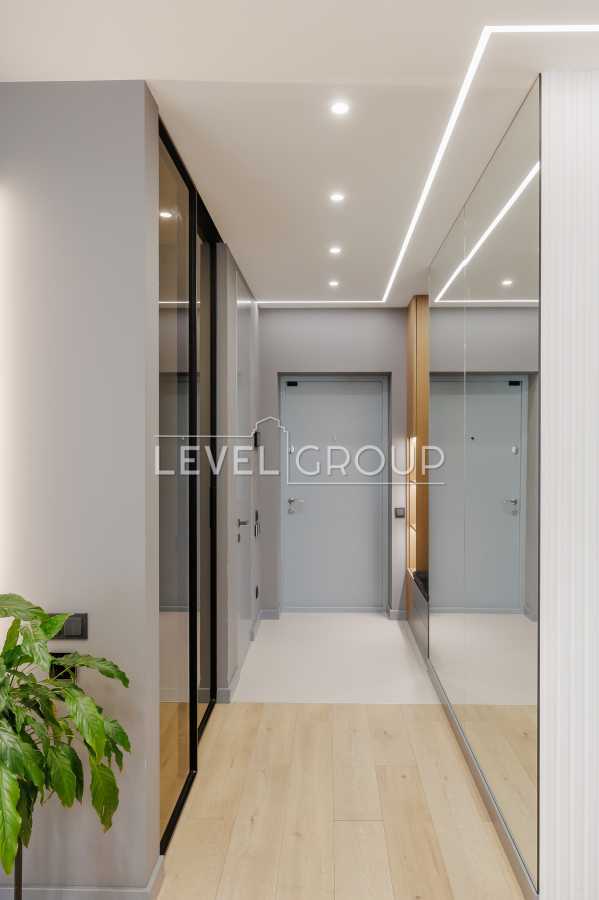 Продажа 3-комнатной квартиры 90 м², Днепровская наб., 18А