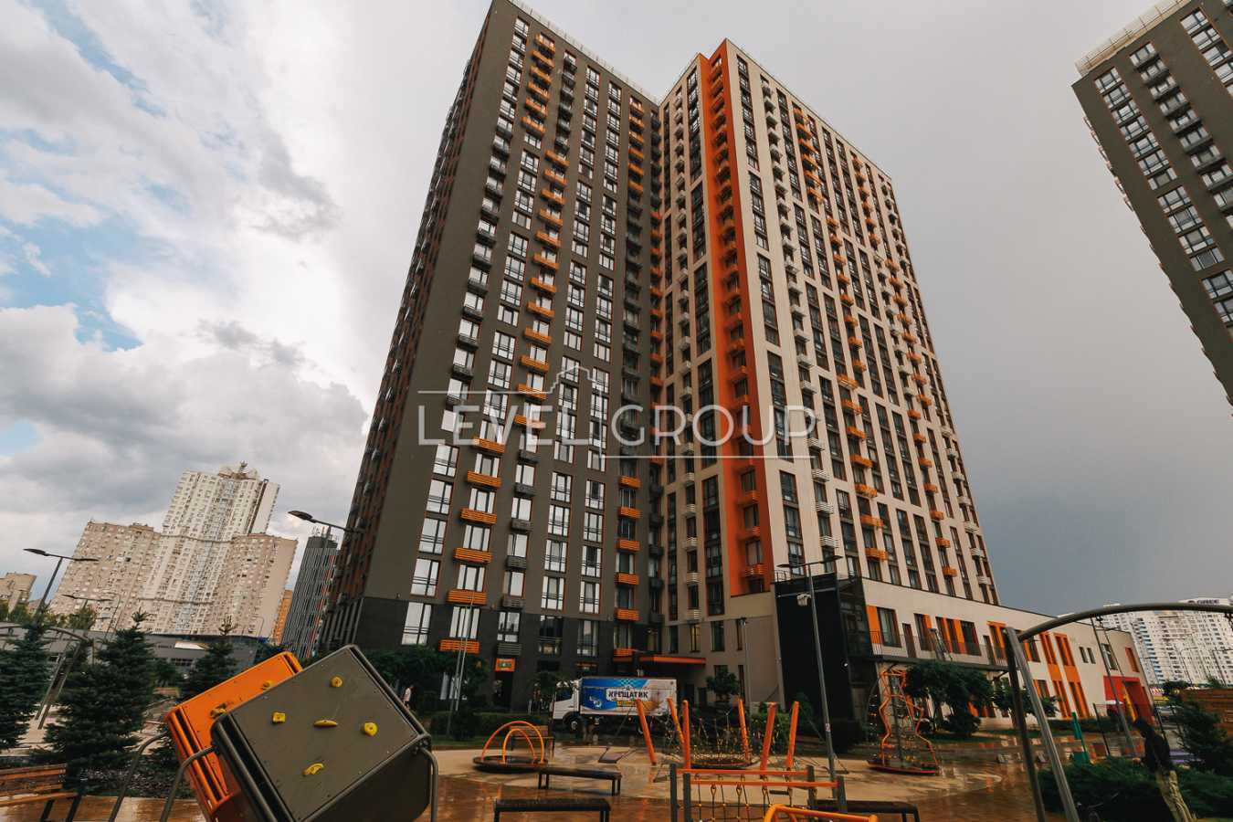 Продажа 3-комнатной квартиры 90 м², Днепровская наб., 18А