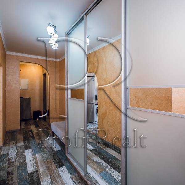 Продажа 2-комнатной квартиры 56 м², Ягодная ул., 23