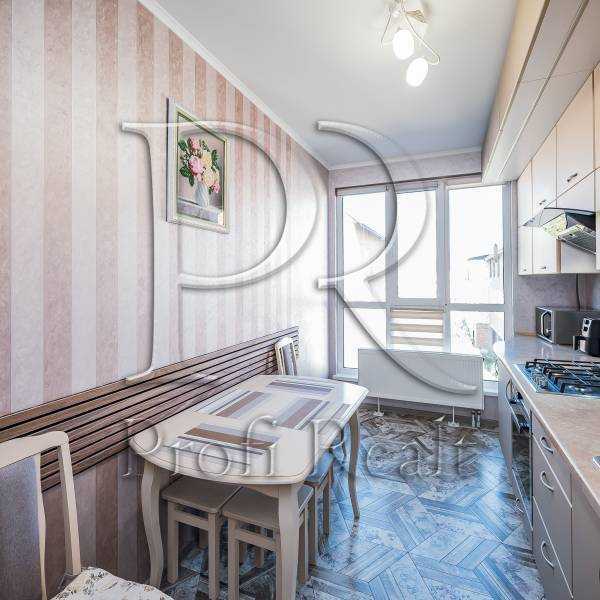 Продажа 2-комнатной квартиры 56 м², Ягодная ул., 23