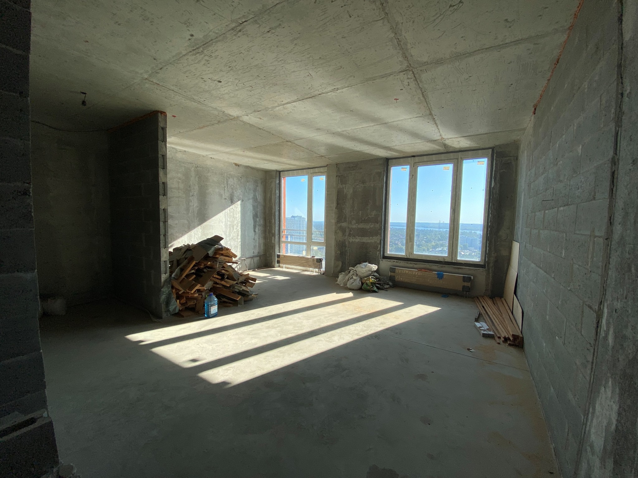 Продажа 4-комнатной квартиры 139 м², Днепровская наб., 20А