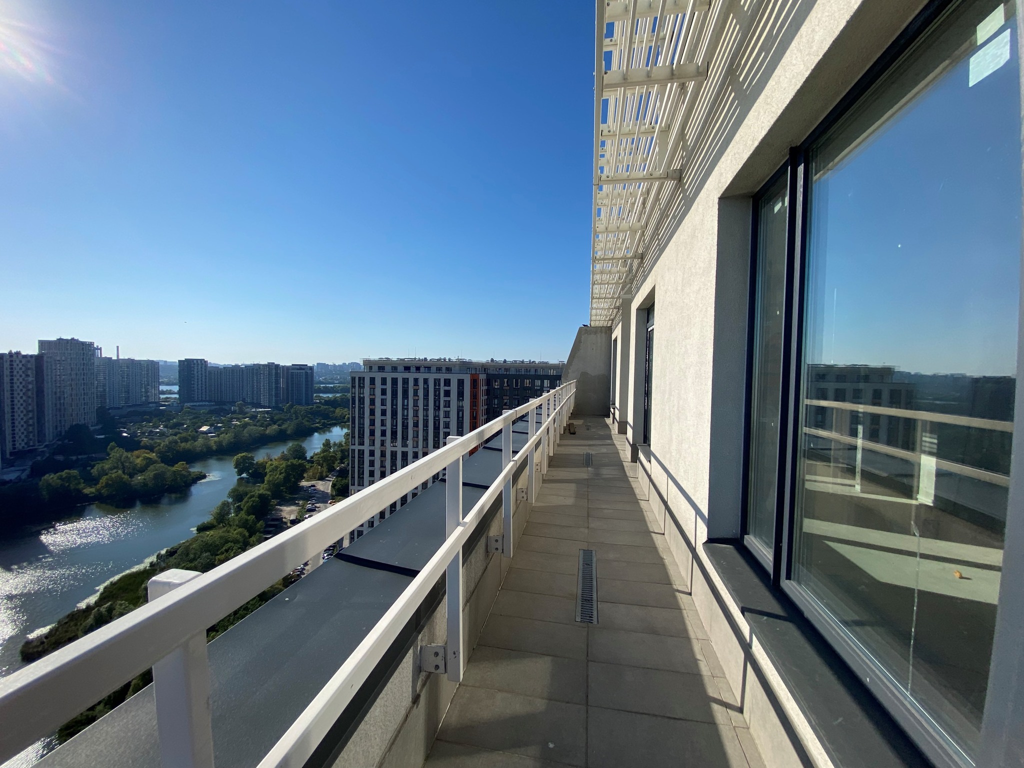 Продажа 4-комнатной квартиры 139 м², Днепровская наб., 20А