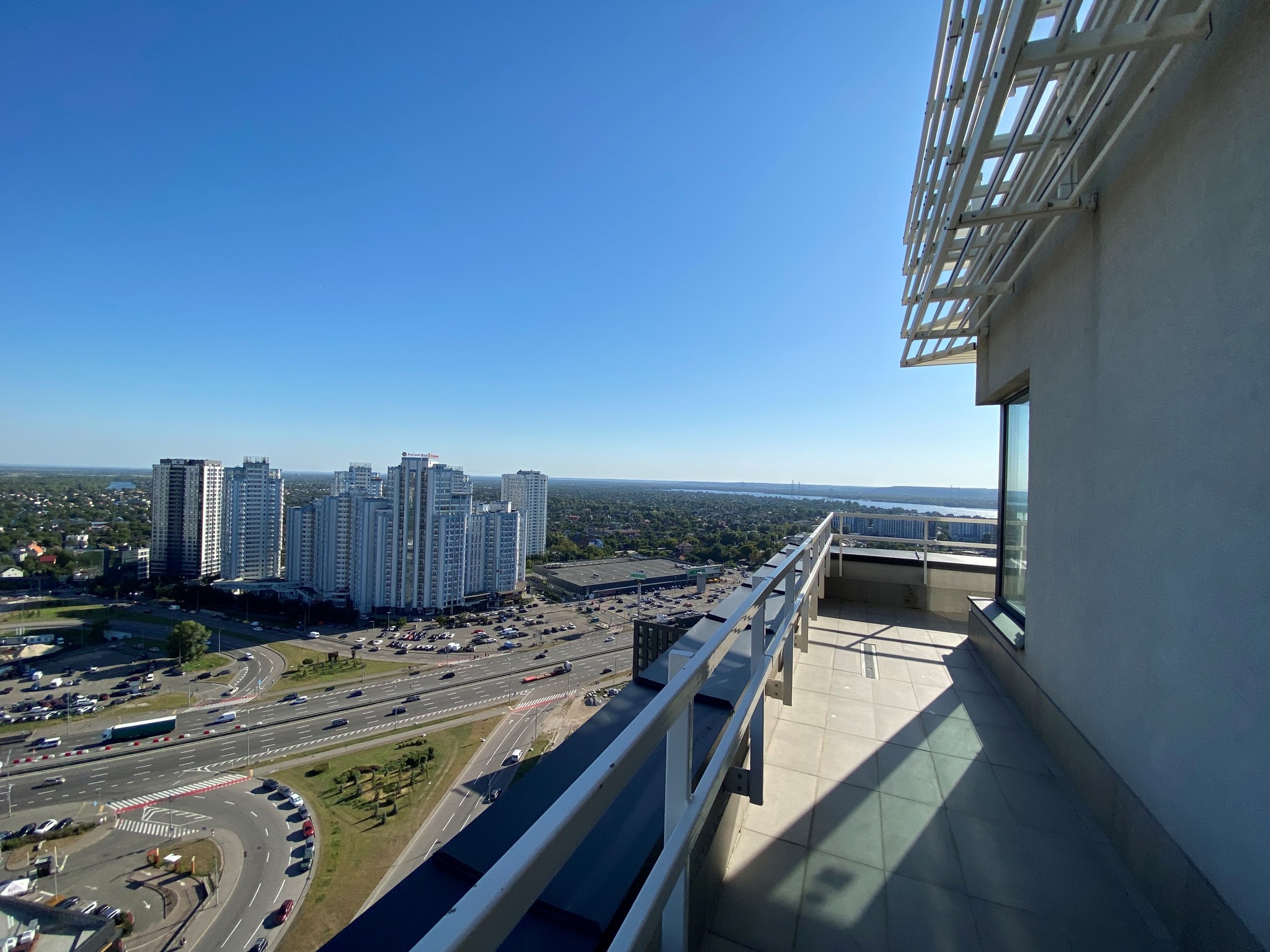 Продажа 4-комнатной квартиры 139 м², Днепровская наб., 20А