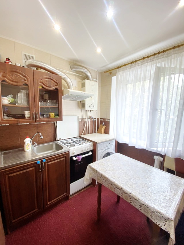 Продажа 2-комнатной квартиры 44.5 м², Крылова ул.