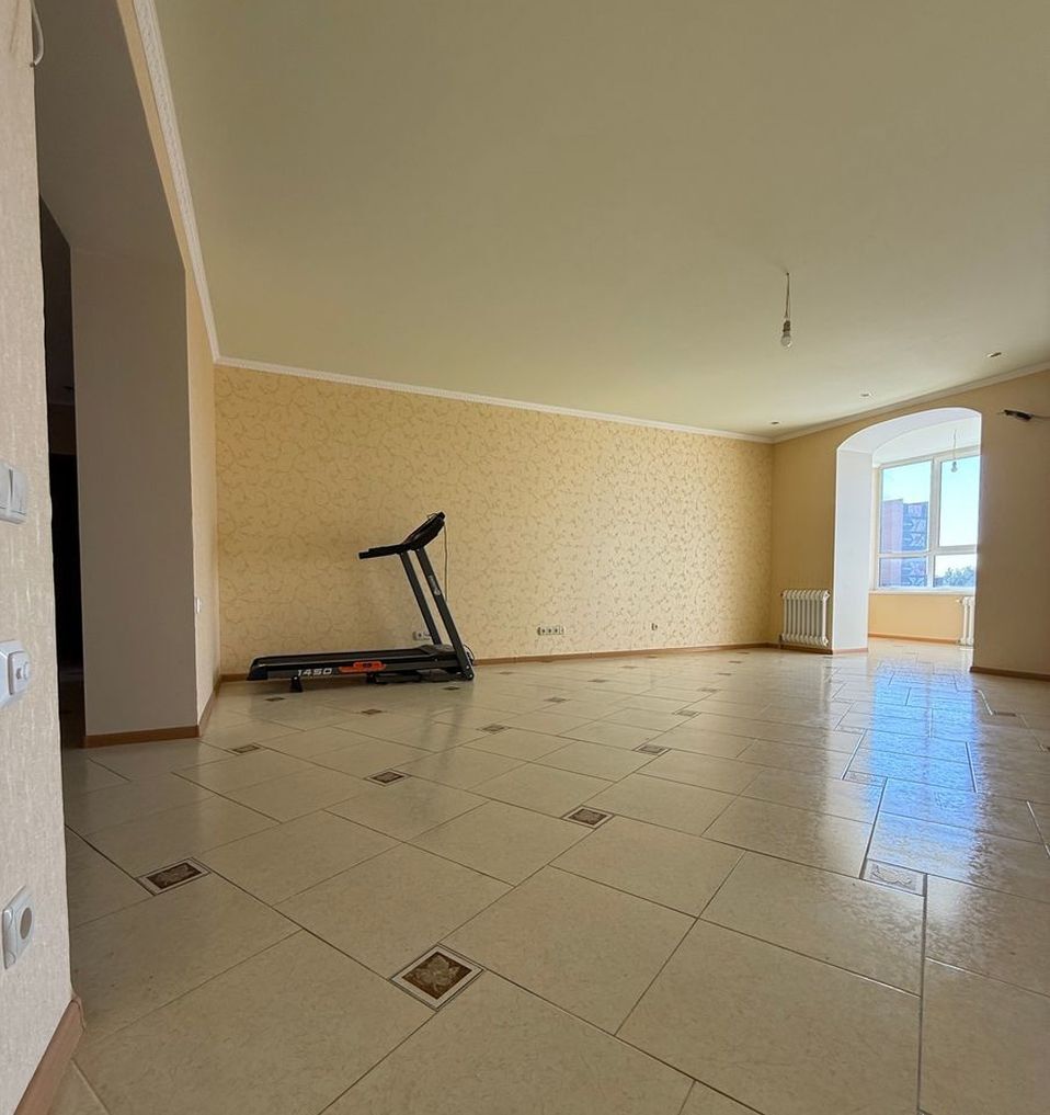 Продажа 3-комнатной квартиры 148 м², Любарского пер., 10