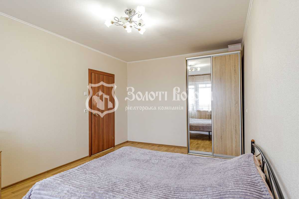 Продажа 3-комнатной квартиры 99 м², Елены Пчилки ул., 4