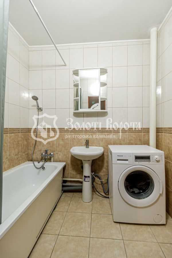 Продажа 3-комнатной квартиры 99 м², Елены Пчилки ул., 4
