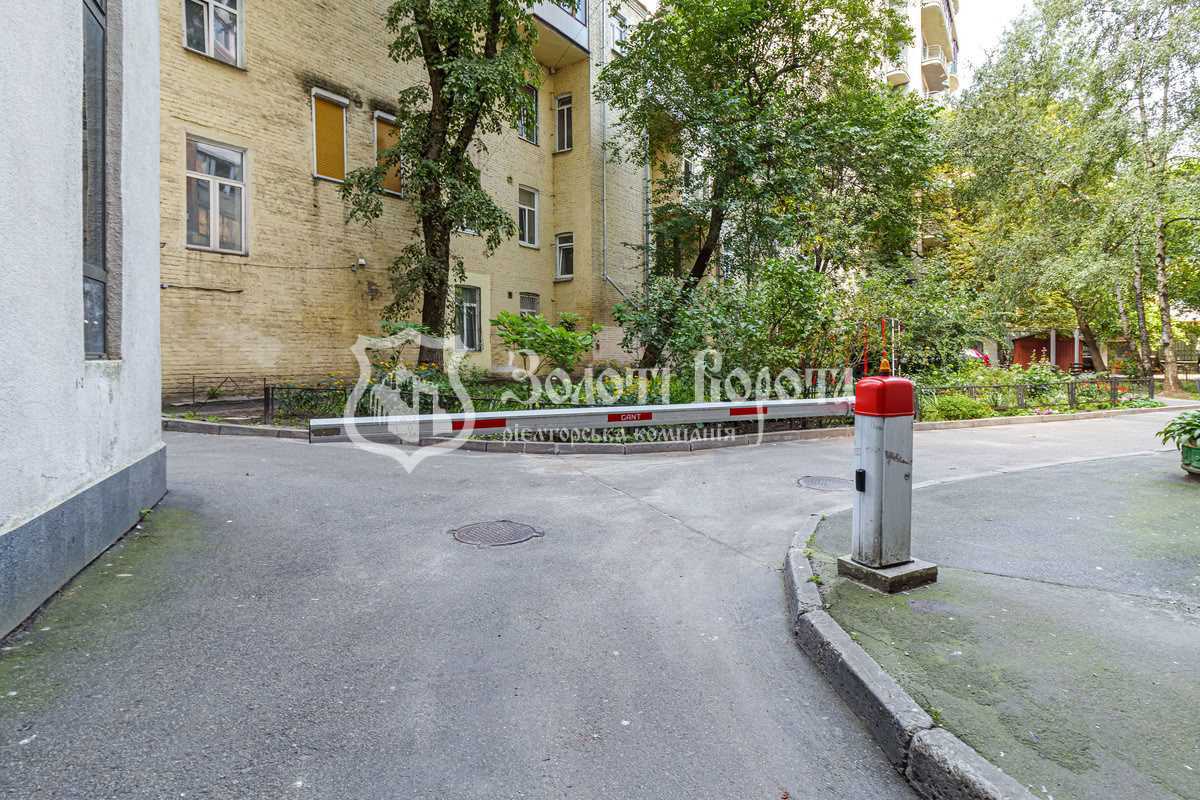 Продажа 1-комнатной квартиры 40.9 м², Суворова ул., 18/20