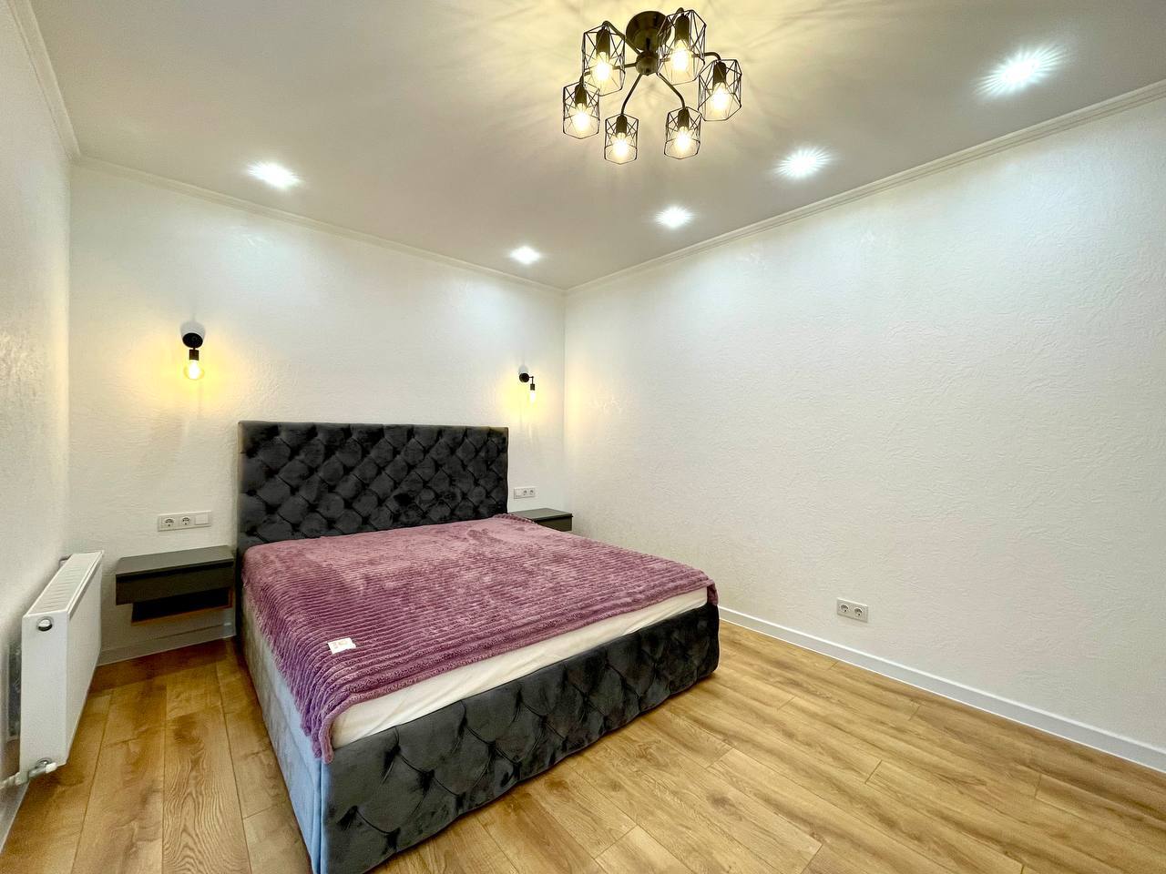 Продаж 2-кімнатної квартири 72.6 м², Степана Бандери вул.
