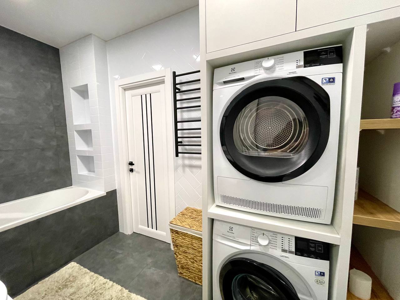 Продаж 2-кімнатної квартири 72.6 м², Степана Бандери вул.