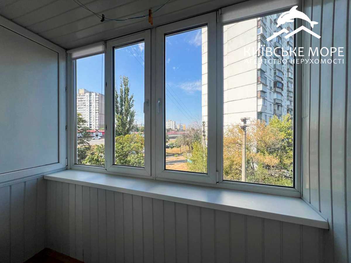 Продаж 2-кімнатної квартири 46 м², Братиславська вул., 20