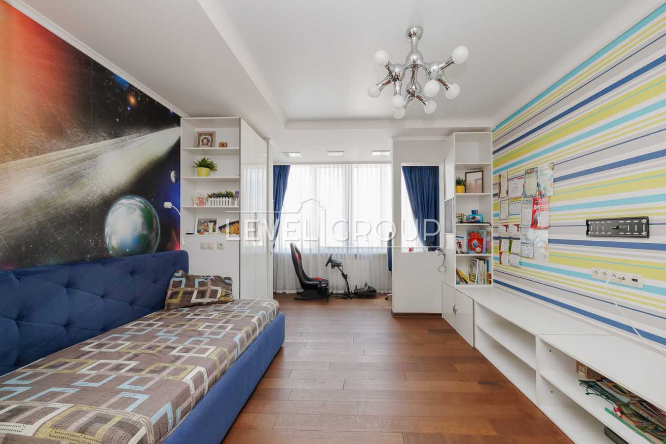 Продажа 3-комнатной квартиры 140 м², Анны Ахматовой ул., 22