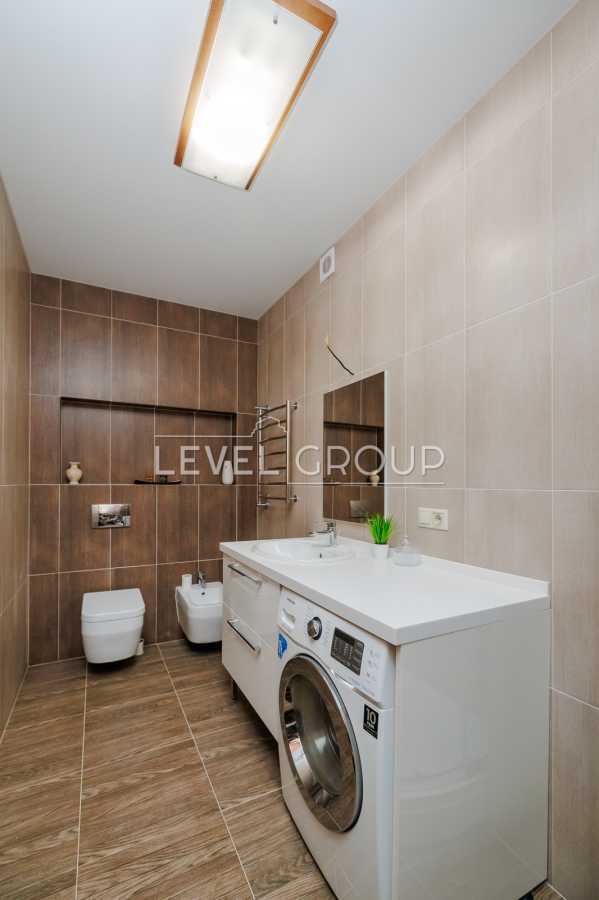 Продажа 3-комнатной квартиры 140 м², Анны Ахматовой ул., 22