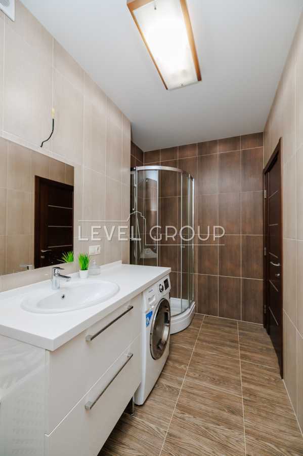 Продажа 3-комнатной квартиры 140 м², Анны Ахматовой ул., 22