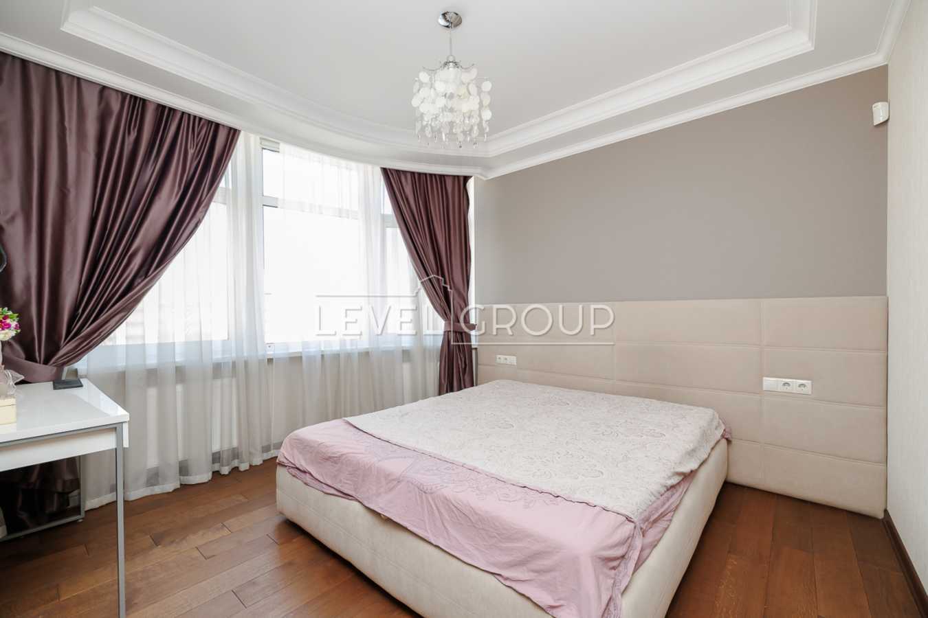 Продажа 3-комнатной квартиры 140 м², Анны Ахматовой ул., 22