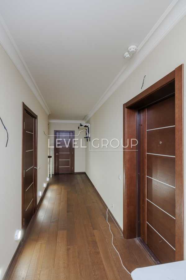 Продажа 3-комнатной квартиры 140 м², Анны Ахматовой ул., 22