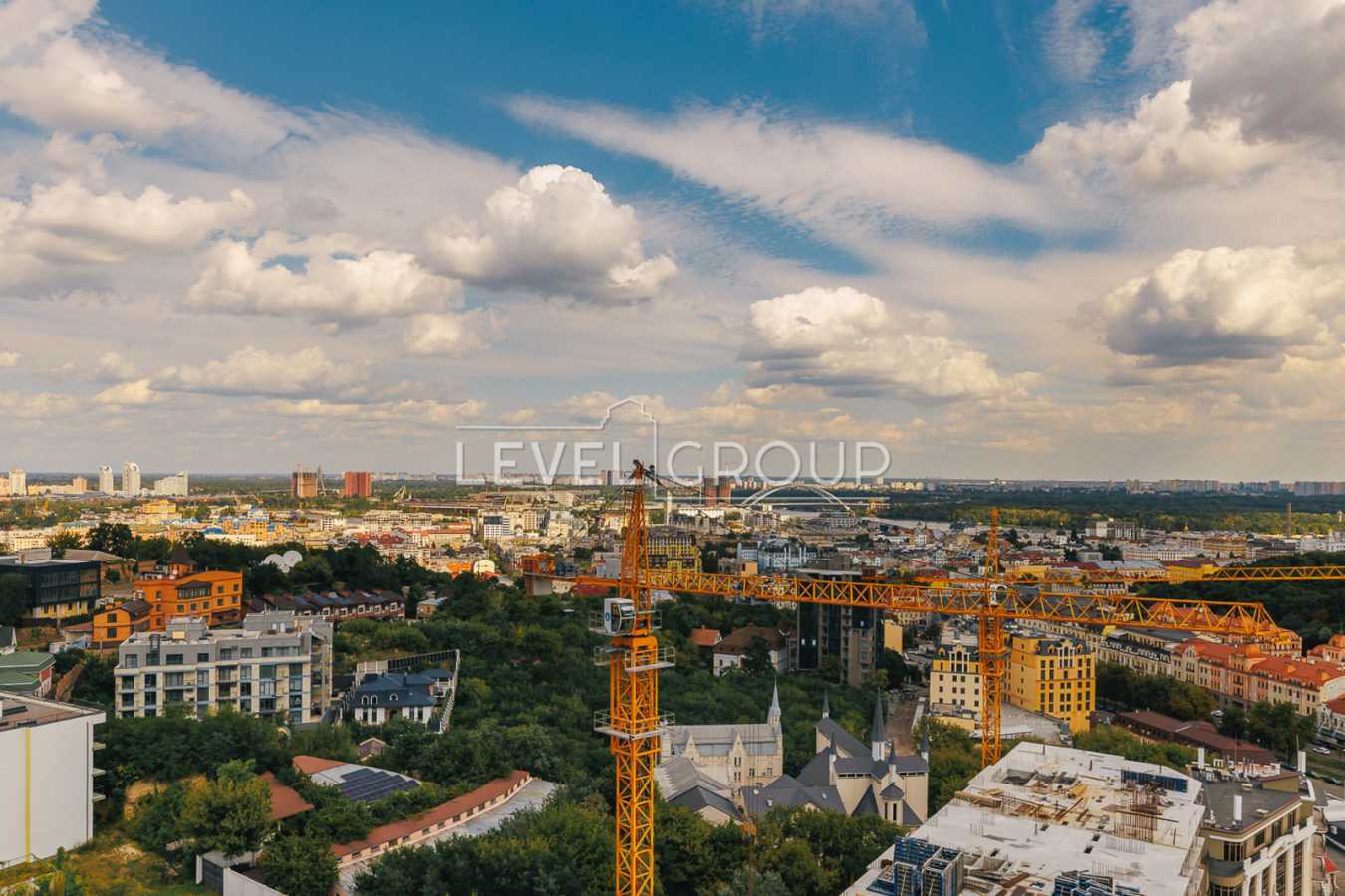 Продажа 4-комнатной квартиры 178 м², Глубочицкая ул., 73