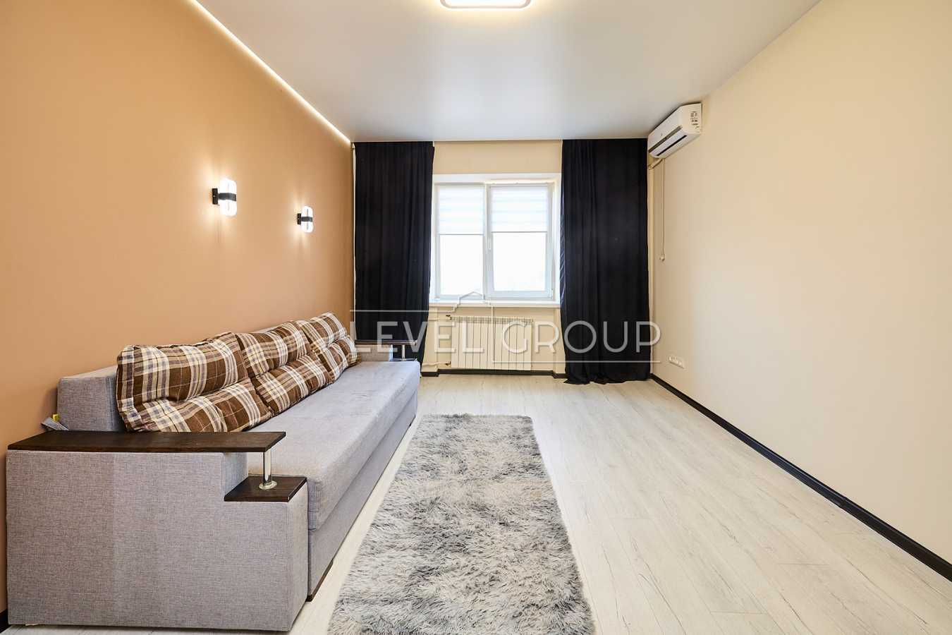 Продажа 2-комнатной квартиры 72 м², Ревуцкого ул., 5