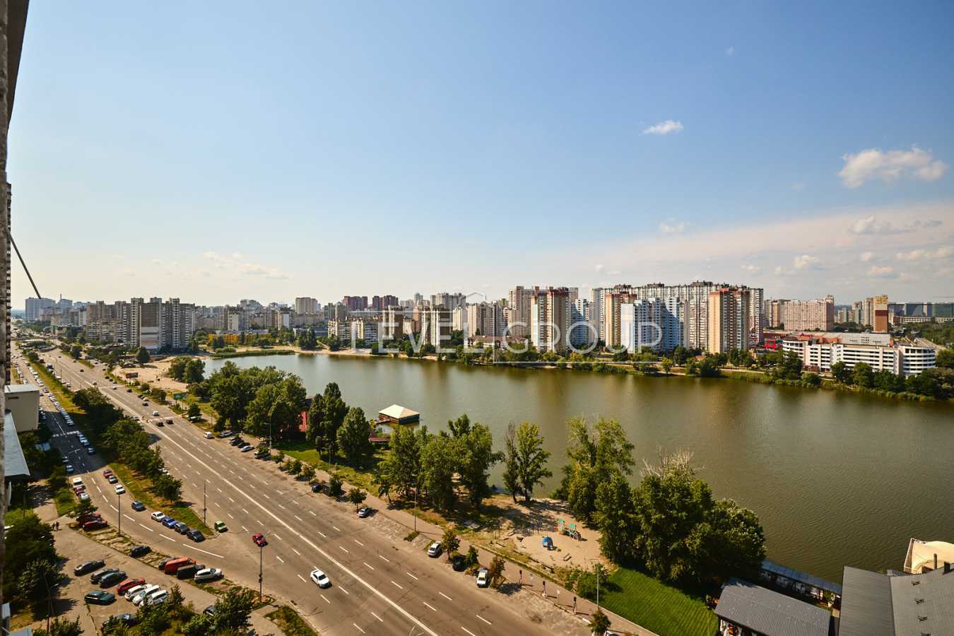 Продажа 2-комнатной квартиры 72 м², Ревуцкого ул., 5