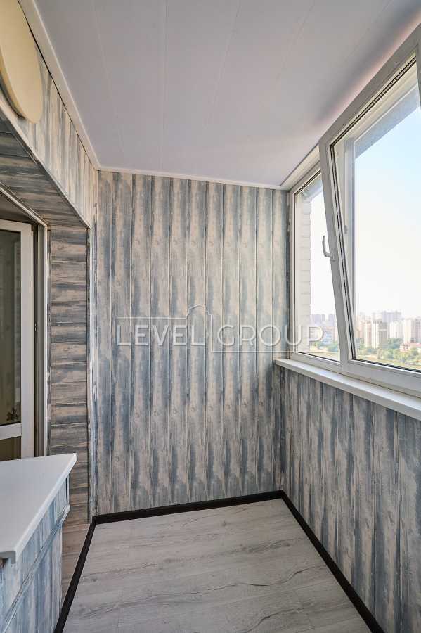 Продажа 2-комнатной квартиры 72 м², Ревуцкого ул., 5