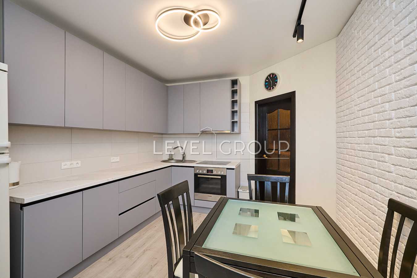 Продажа 2-комнатной квартиры 72 м², Ревуцкого ул., 5