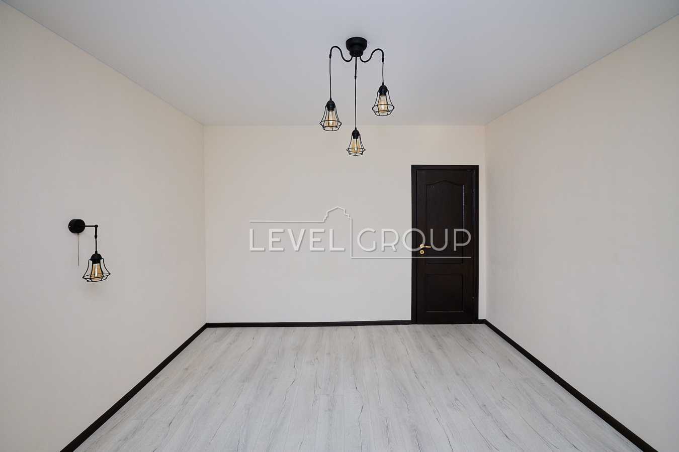 Продажа 2-комнатной квартиры 72 м², Ревуцкого ул., 5