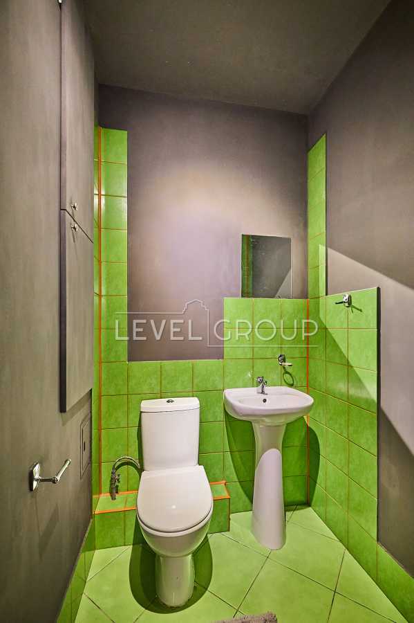Продажа 2-комнатной квартиры 72 м², Ревуцкого ул., 5