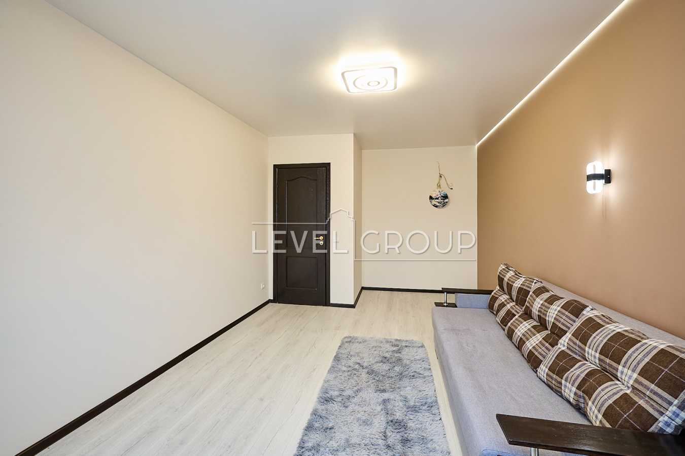Продажа 2-комнатной квартиры 72 м², Ревуцкого ул., 5