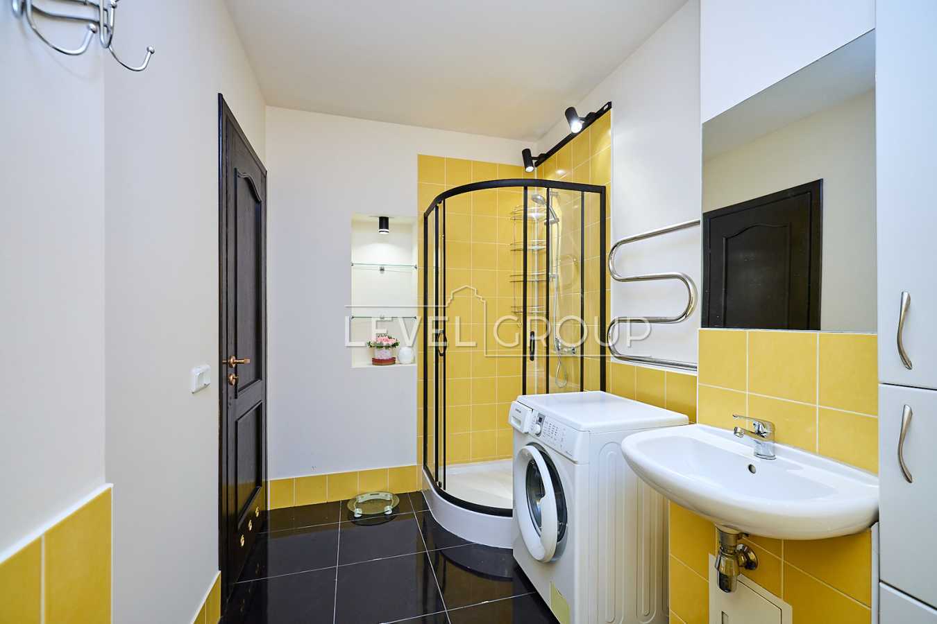 Продажа 2-комнатной квартиры 72 м², Ревуцкого ул., 5