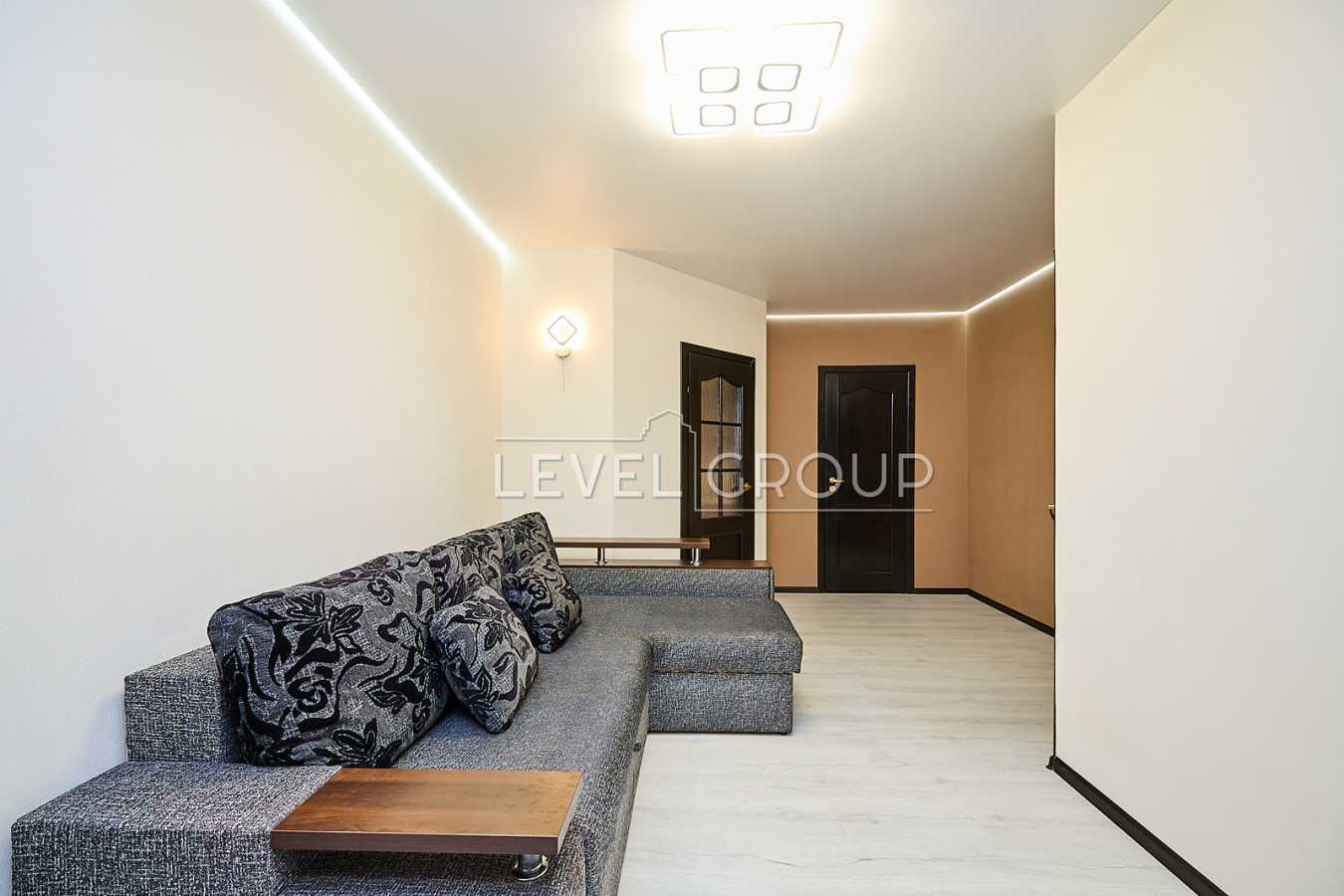 Продажа 2-комнатной квартиры 72 м², Ревуцкого ул., 5