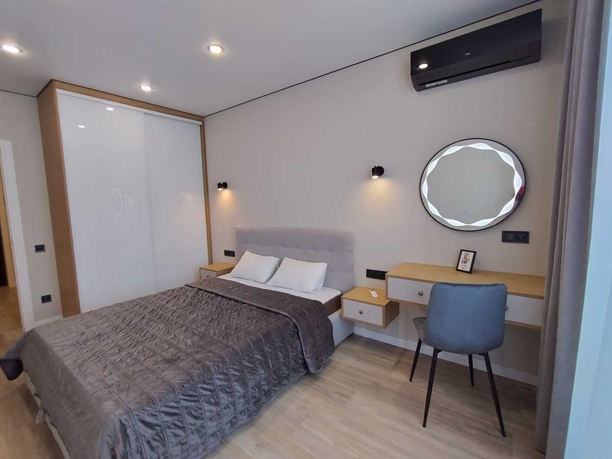 Продаж 2-кімнатної квартири 48 м², Олександра Олеся вул., 5а