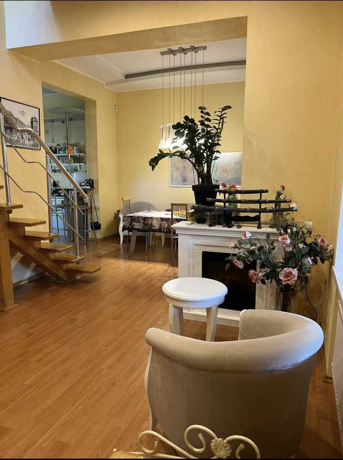 Оренда будинку 200 м², Тенистая вул., 28