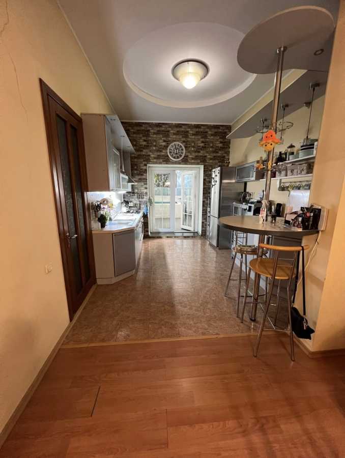 Оренда будинку 200 м², Тенистая вул., 28