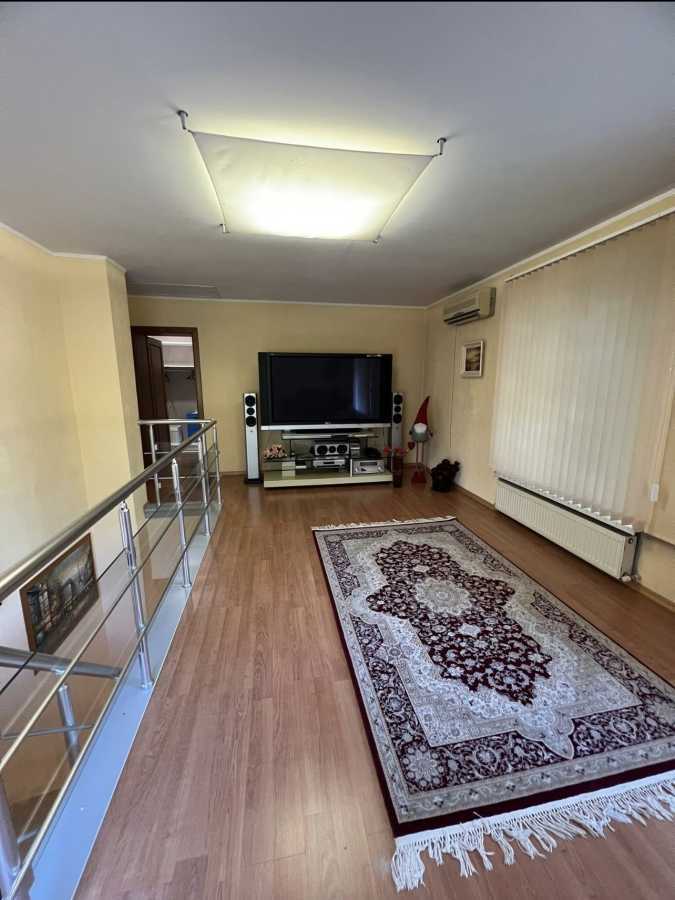 Оренда будинку 200 м², Тенистая вул., 28