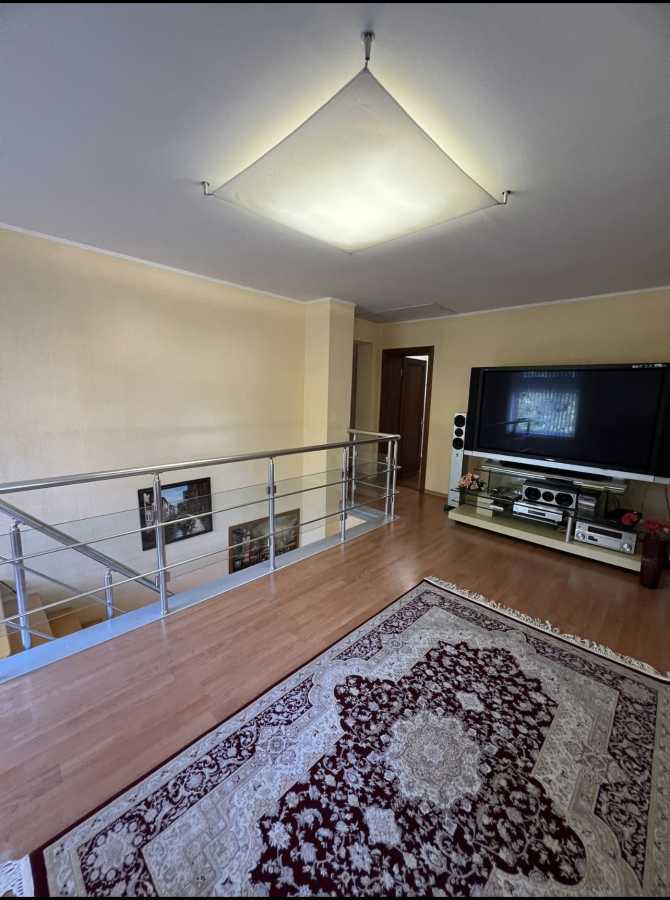 Оренда будинку 200 м², Тенистая вул., 28