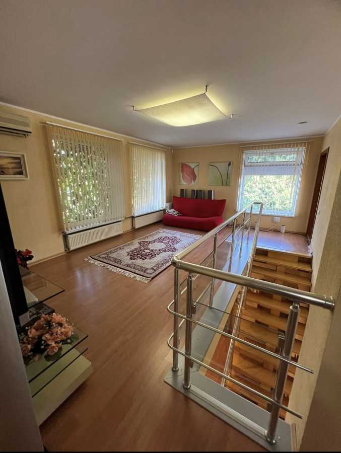 Оренда будинку 200 м², Тенистая вул., 28