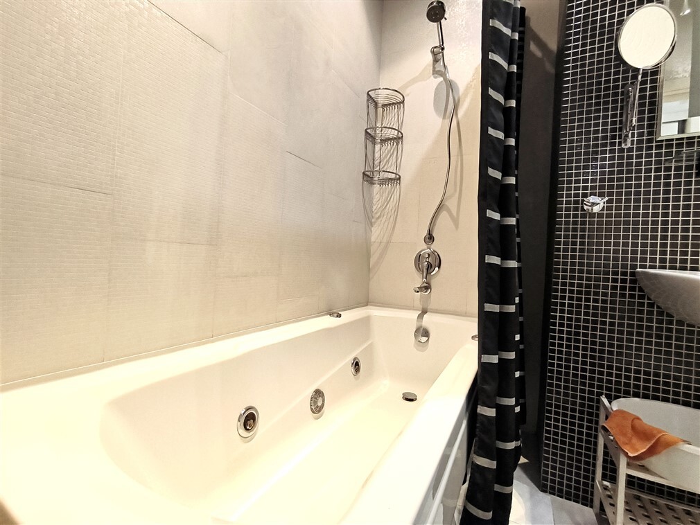 Оренда 1-кімнатної квартири 55 м², Греческая вул., 5