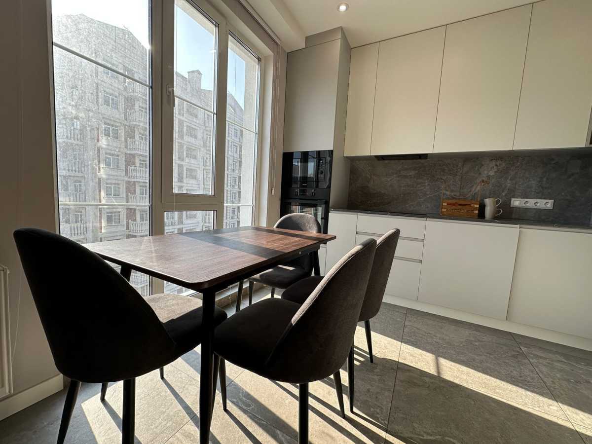Аренда 3-комнатной квартиры 81 м², Михаила Максимовича ул., 24Б