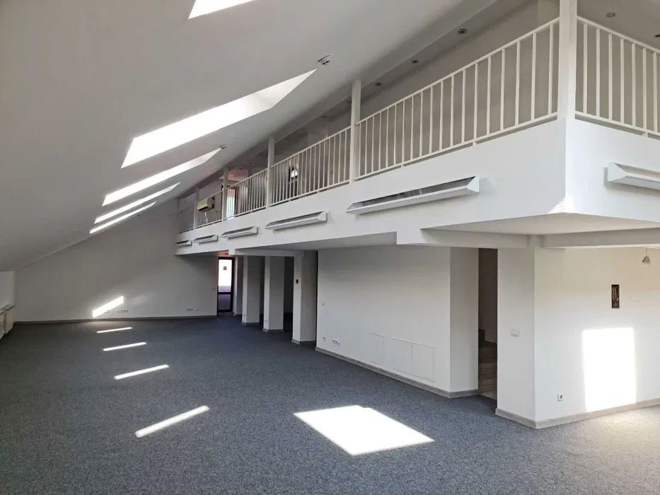 Продажа административного здания 2736 м², Сечевых Стрельцов ул.